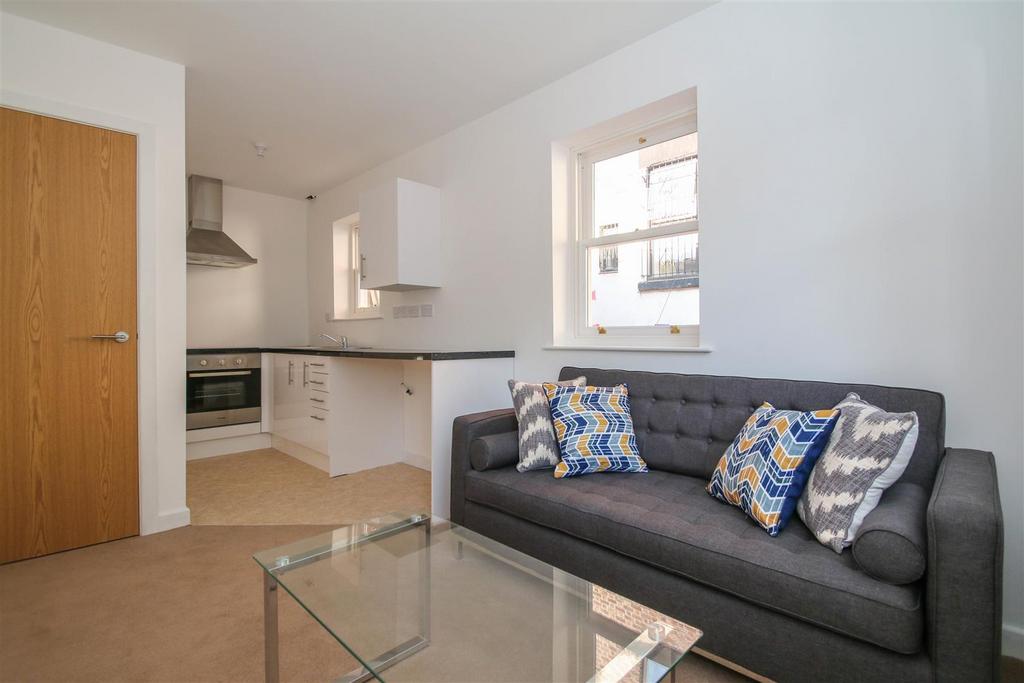 Lounge/Kitchen