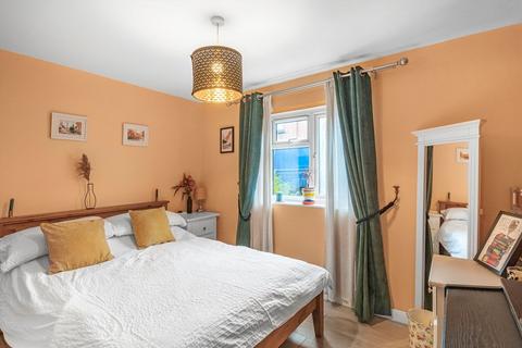 3 bedroom flat for sale, Barcombe Avenue, London SW2