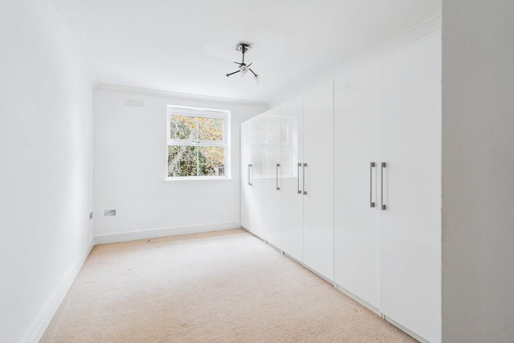 Walk-in wardrobe