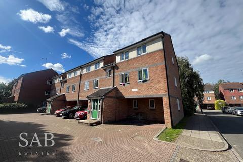 undefined, Frensham Close, Southall, UB1