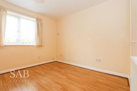 undefined, Frensham Close, Southall, UB1