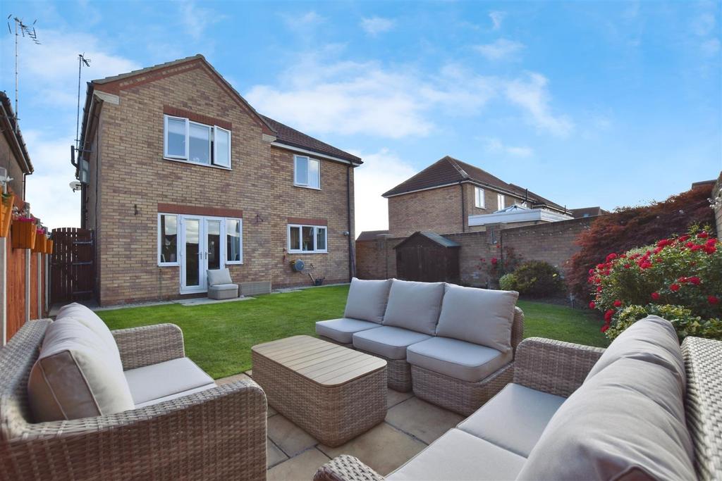 F50eeebd-rear 20house 20gdn.JPG