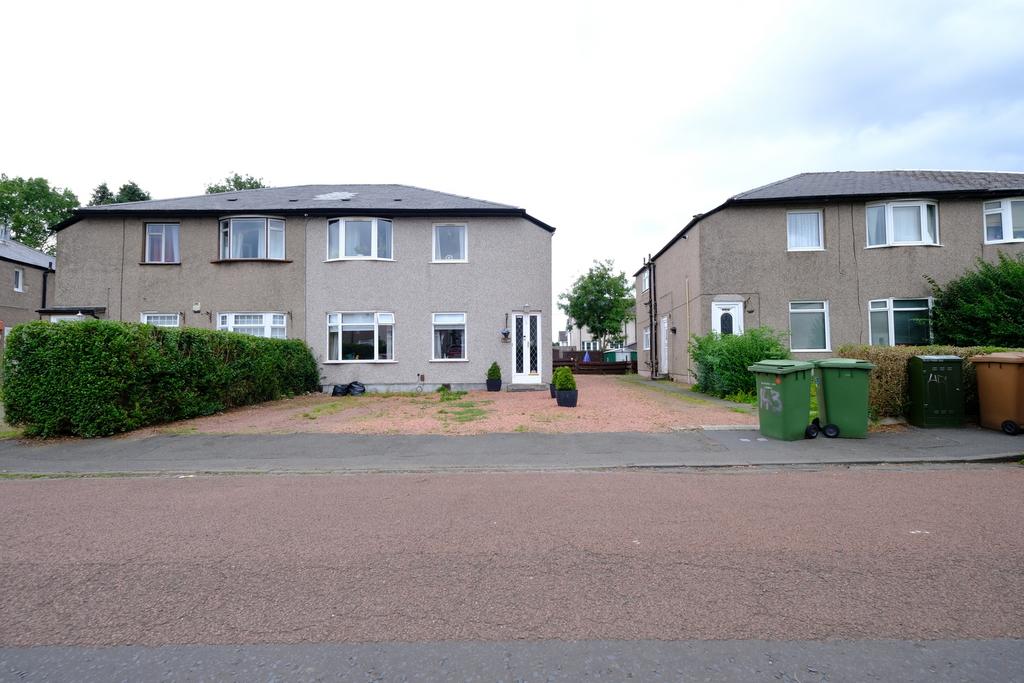 Croftend Avenue, Glasgow G44 bed flat for sale £122,000