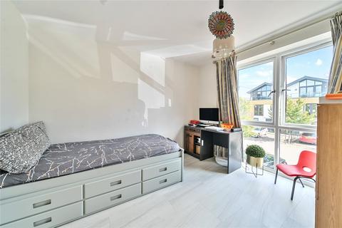 6 Acer Grove, Woking, GU22 9FN