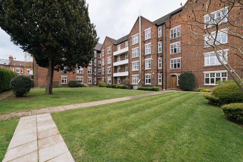 3 bedroom flat to rent, Kings Avenue, London SW4