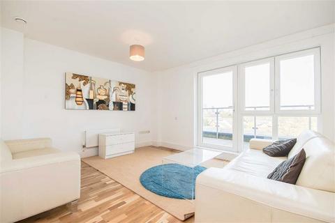 3 bedroom flat to rent, Coopers Road, London SE1