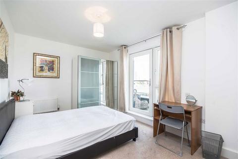3 bedroom flat to rent, Coopers Road, London SE1