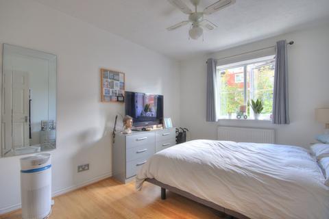undefined, Swan Close, Rickmansworth WD3