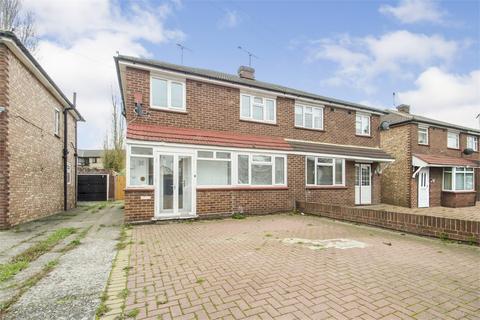 3 bedroom semi-detached house to rent, Fairway Avenue, West Drayton UB7