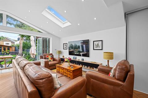 18 Ravensbourne Avenue, Bromley, BR2 0BP