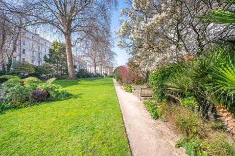 2 bedroom flat to rent, Leinster Square, Westbourne Grove, London, W2
