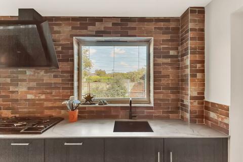 14a Barnstaple Road, Bedford, MK40 3AP