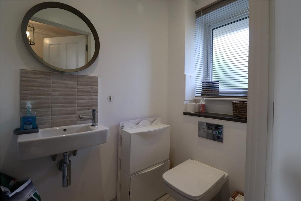D/S Cloakroom
