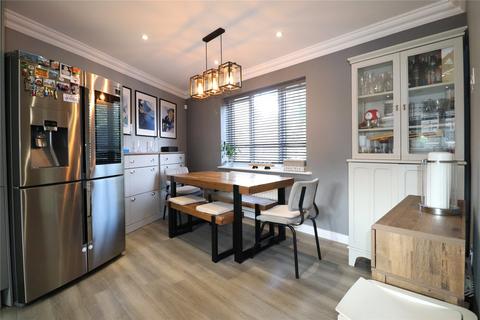 4 bedroom terraced house for sale, Fairlawn Crescent, Greenhithe, DA9