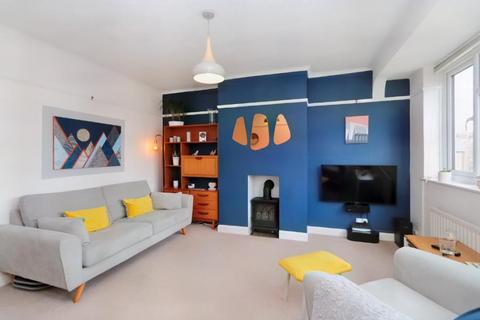 2 bedroom maisonette to rent, Gordon Road, Surbiton KT5