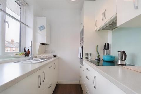 2 bedroom maisonette to rent, Gordon Road, Surbiton KT5