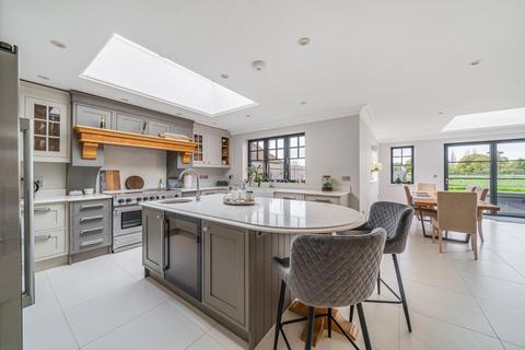 5 bedroom detached house for sale, Hurst,  Berkshire,  RG10