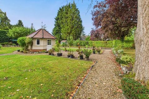 undefined, Knighton Grange Road, Oadby, Leicestershire