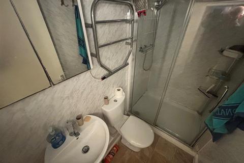 1 bedroom in a house share to rent, ROOM 1 - Gloucester Place Cheltenham
