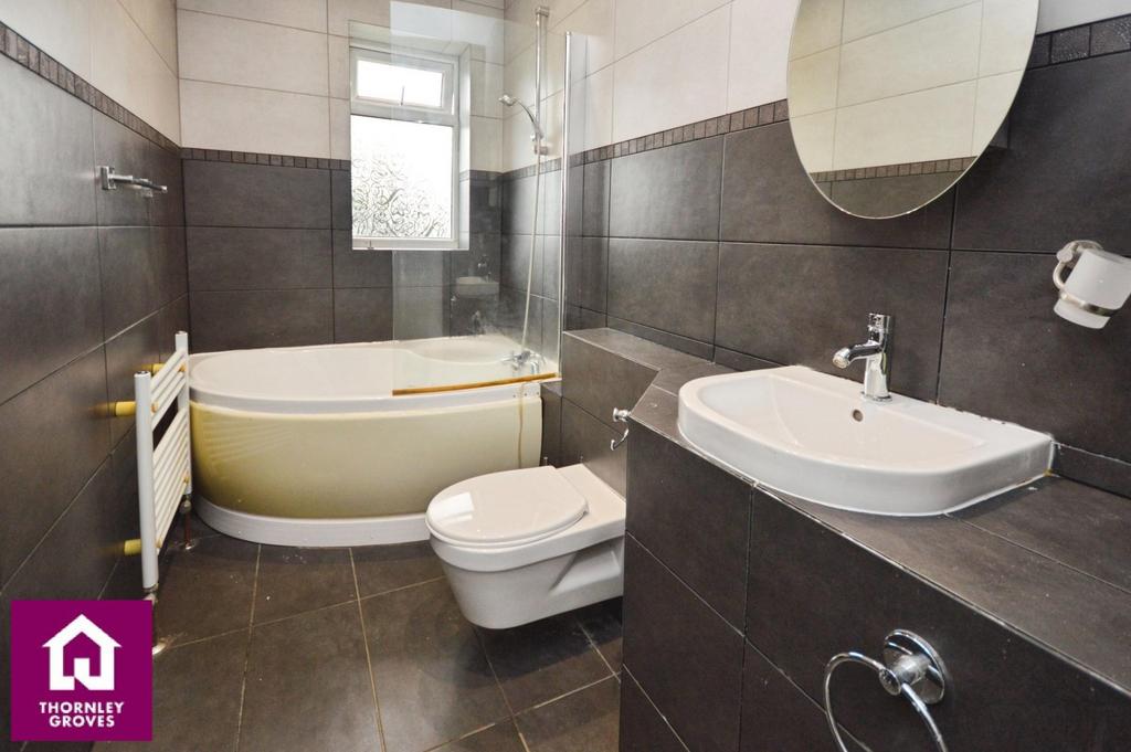 Bedroom Two En Suite