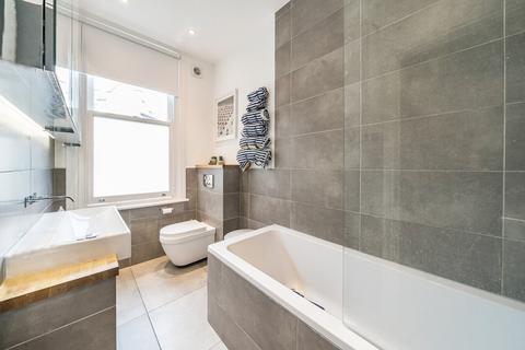 1 bedroom flat for sale, Boutflower Road, Battersea, London, SW11