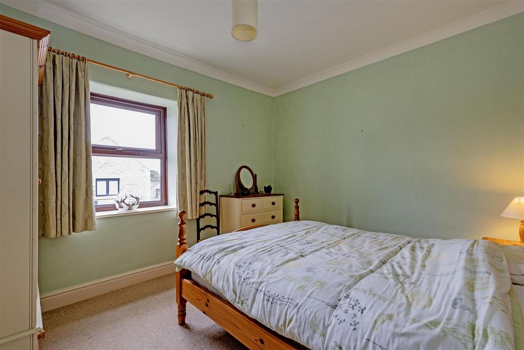 Bedroom 1-1.jpg