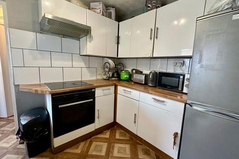 3 bedroom terraced house for sale, Sandhill Road, Northampton NN5
