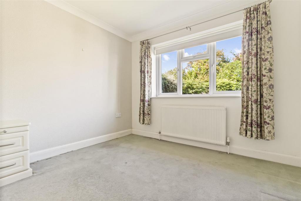 5a Tamarisk Way 012.JPG