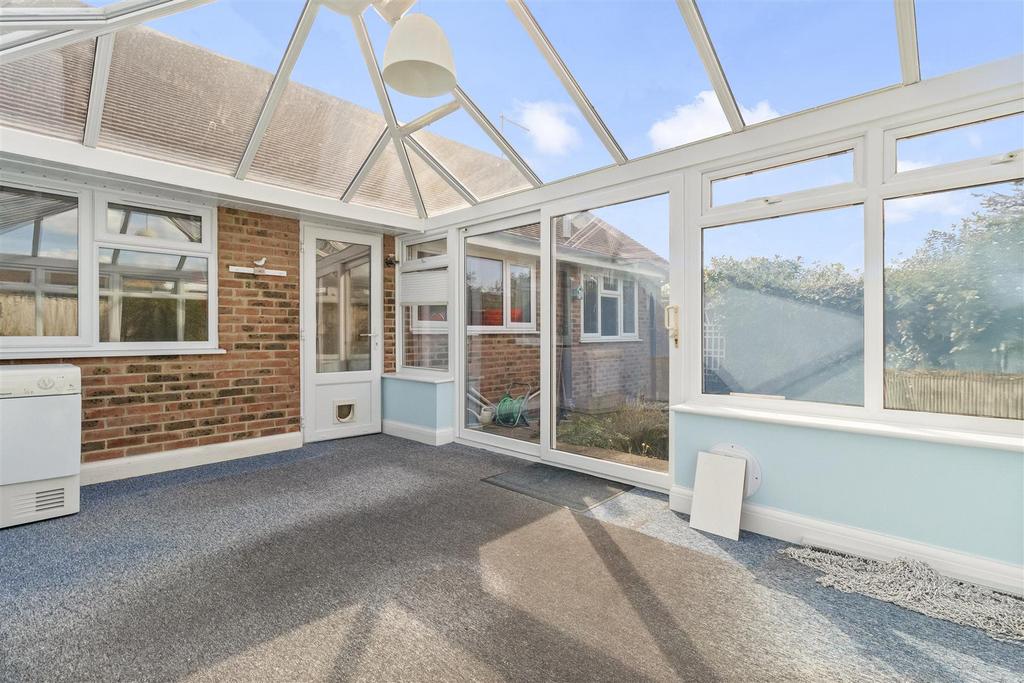 5a Tamarisk Way 017.JPG