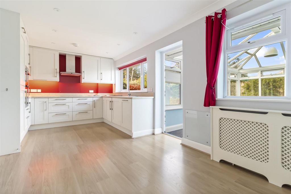 5a Tamarisk Way 013.JPG