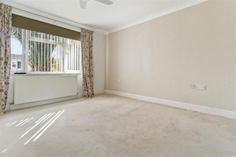 undefined, Tamarisk Way, Worthing BN12