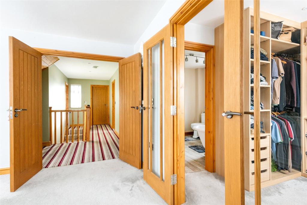 Principal Bed/Dress