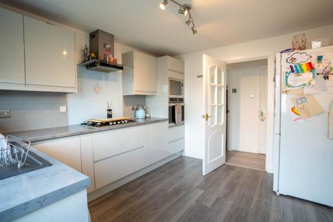 15 Albert Place, Stewarton, Kilmarnock, KA3 5PT