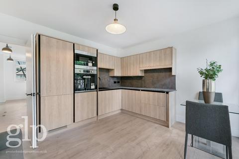 1 bedroom apartment to rent, Alleyn Court, Sussex Gardens, W2