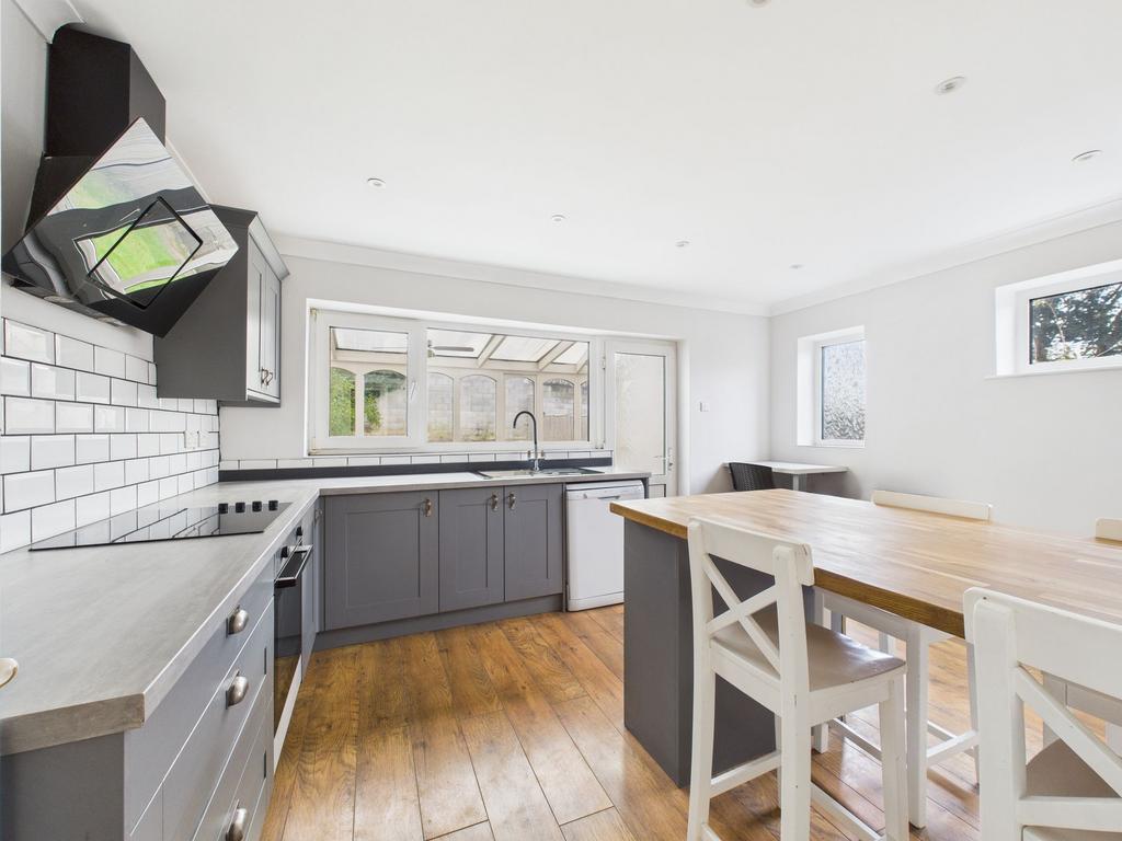 Dining/Kitchen