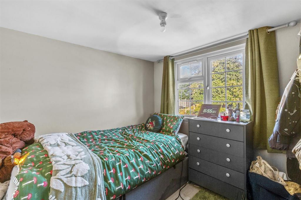 12 Salisbury Road, HP13 6 UL-14.jpg