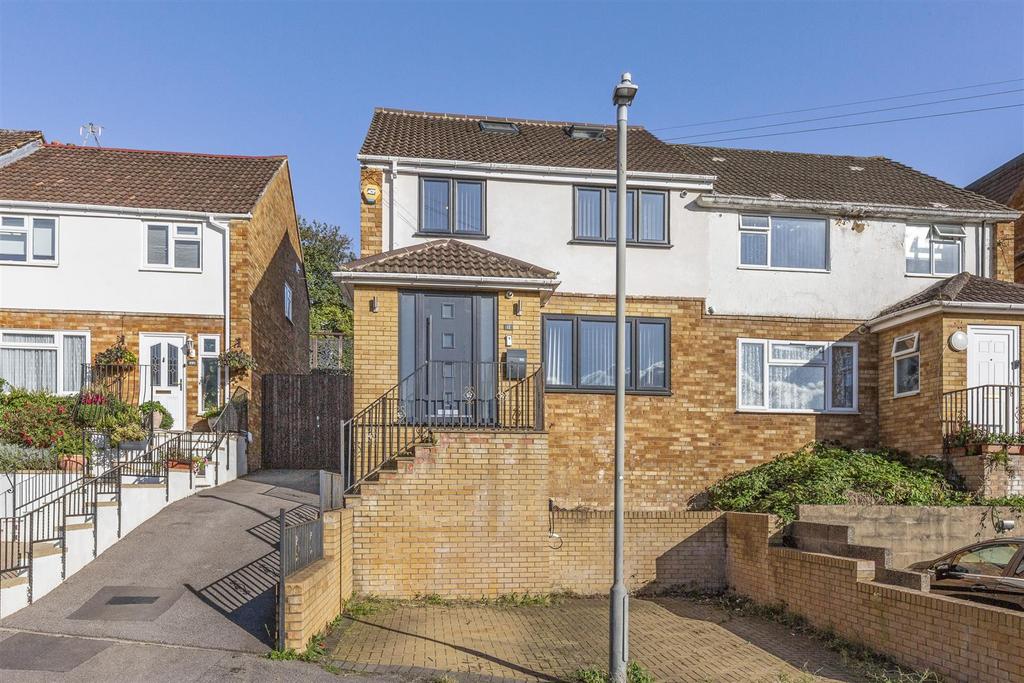 12 Salisbury Road, HP13 6 UL-3.jpg
