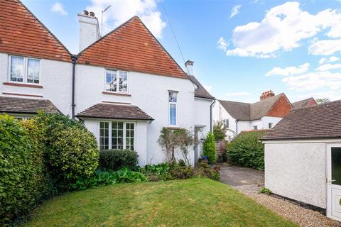 Kingswood Road, Tadworth