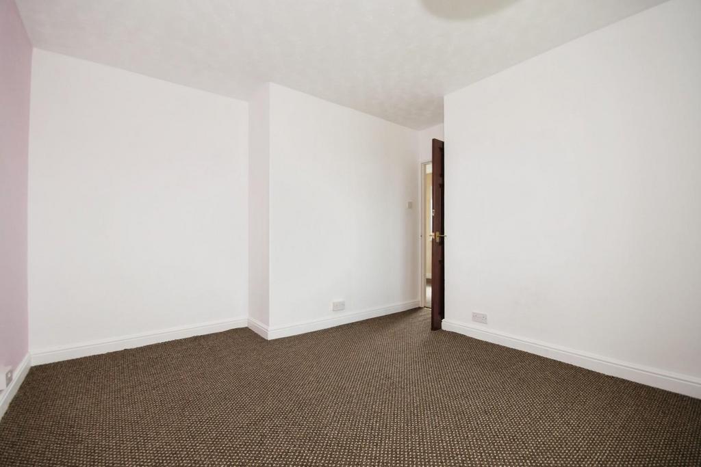 BEDROOM 1 03.jpg