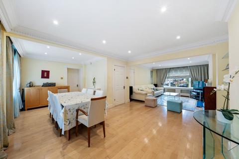 59 Robin Hood Lane, London, SW15 3PX