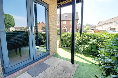2 bedroom apartment for sale, Birtchnell Close, Berkhamsted
