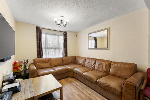 undefined, Inverness Road, Southall UB2