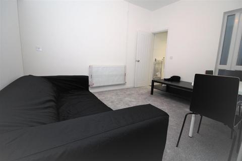 3 bedroom house to rent, Wilberforce Road, Leicester