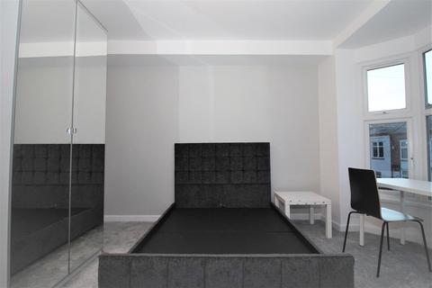 3 bedroom house to rent, Wilberforce Road, Leicester