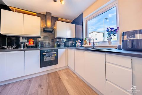 undefined, Strathtay Road, Perth