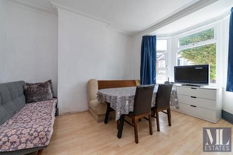 undefined, Stirling Road, Wood Green, London, N22 5BL