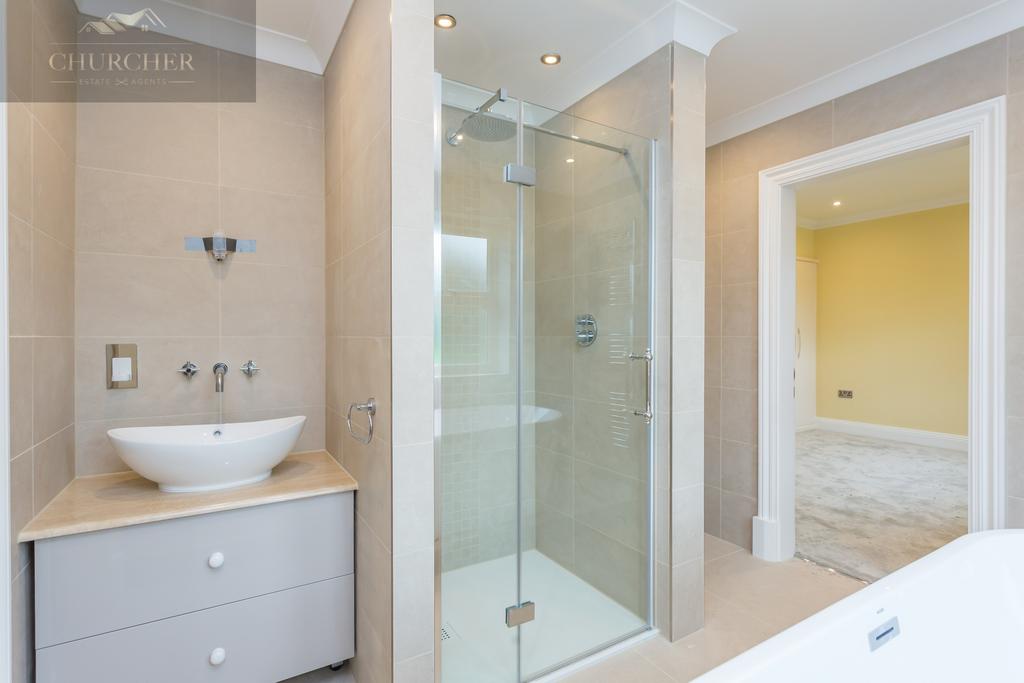 Bowland view jack &amp; jill bathroom-27