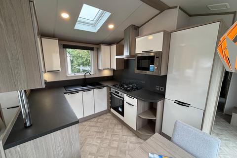 undefined, Hambleton, Lancashire, FY6