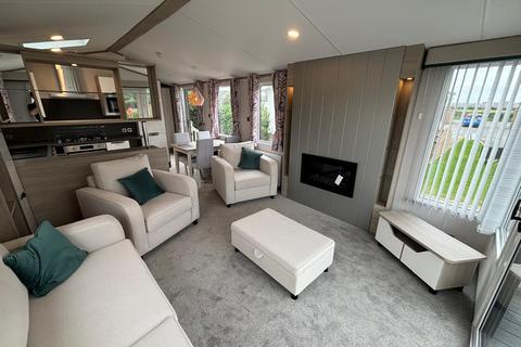 undefined, Hambleton, Lancashire, FY6
