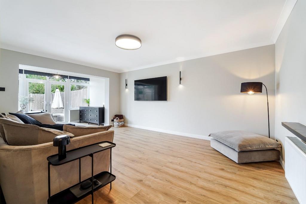 ROSEDALE COURT (23).jpg